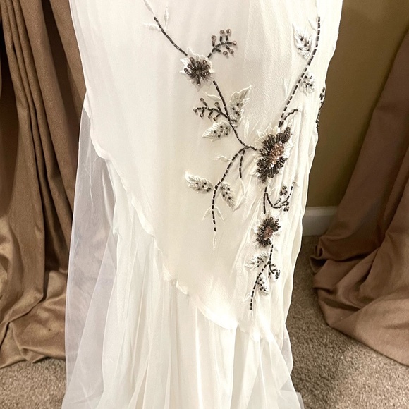 Women's dresses - Size 12P _ NEW ITEM 100% silk material. - Picture 5 of 7